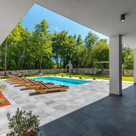 Line Villa