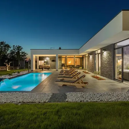 Villa Line